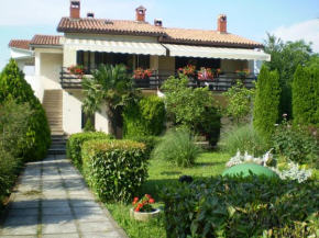 Гостиница Apartments for families with children Blaskovici, Central Istria - Sredisnja Istra - 12398  Крсан